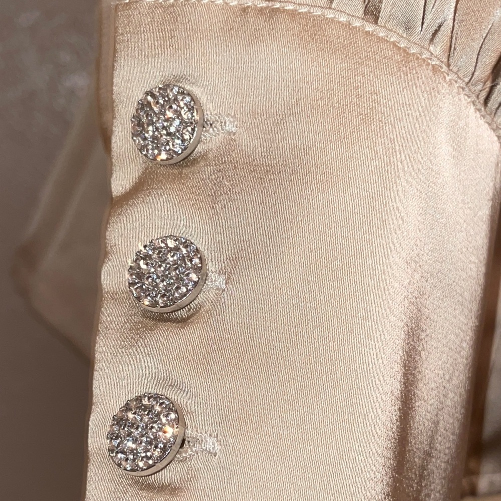 Tahari Elegant Cream Button-Up Pearl Buttons Blouse - Picture 5 of 11